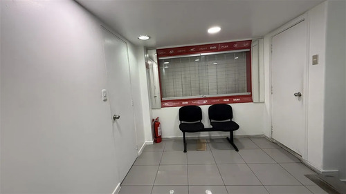 Arriendo Local Comercial, Estratégica Esquina Gran Vitrina