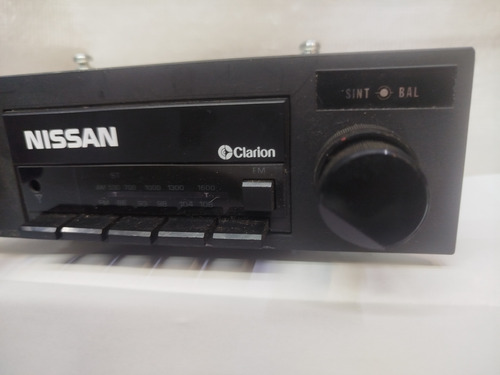 Autoestereo Clarion Radio Nissan 2 Canales (Usado)