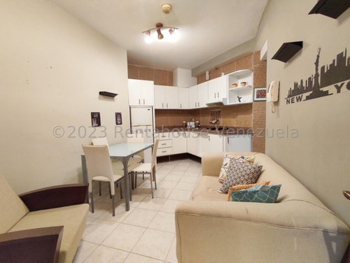 Ecl Rent A House Vende Lujosa Casa En El Castaño Mcy 25-13586