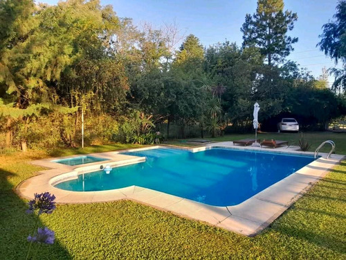 Vendo Casa Quinta Ubicada En Tomas Jofre - Mercedes Bs. As.