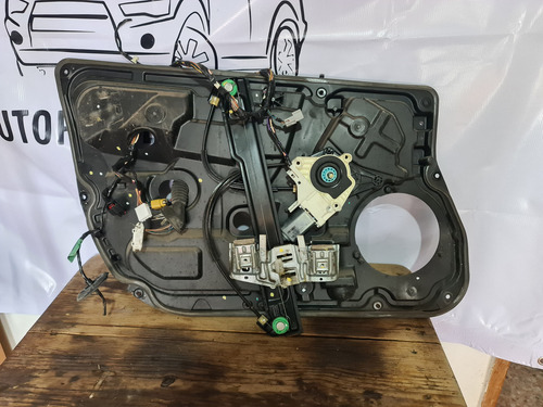 Elevador Puerta Delantera Derecha Ford Fiesta Sedan 11-13 (Usado)