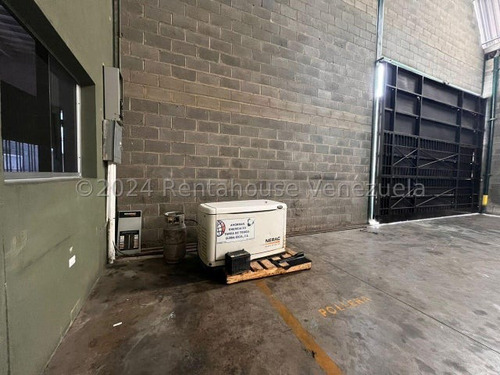 Francisco Rojas Norscia Rentahouse Alquila, Amplio Galpon Comercial En Zona Industrial Ii De Barquisimeto, Ideal Para Tu Empresa Del Ramo Comercial, 2 4 - 1 9 2 5 0, Llama Ya E Invierte Con Nosotros!!