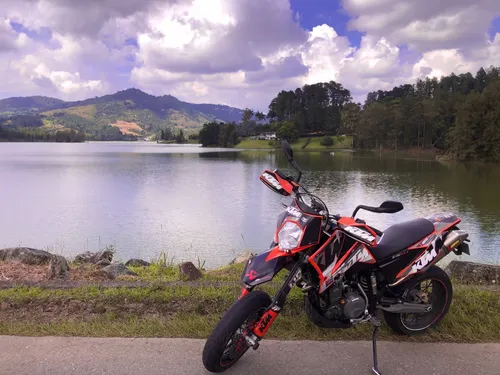 Supermotard Lc4 640 Prestige, Full System Doble Akrapovic