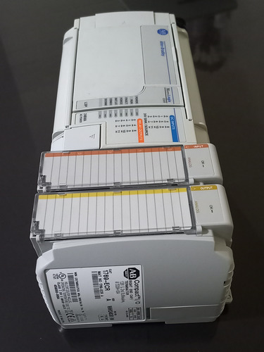 Micrologix 1500 1764-24bwa Con 2 Modulos Analogos A.bradley (Usado)