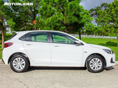 Imagen 6 de 25 de Chevrolet Onix Lt 1.2 Extra Full | Permuta / Financia
