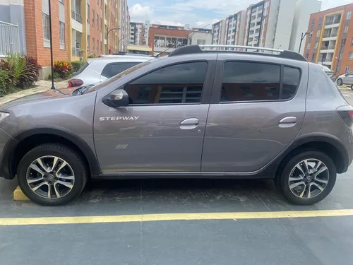 Renault Stepway 1.6 Intense Automática