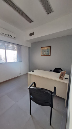 Alquiler De Espectacular Oficina En San Martin Centro. 140 M2