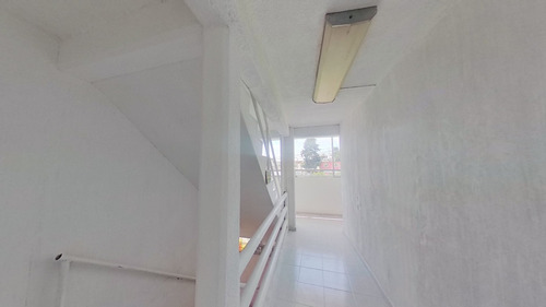 Edificio De Oficinas En Zona Comercial