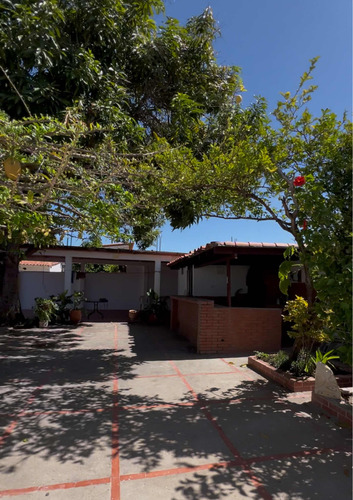 Casa En Venta Av Cancamure Cumana Ideal Para Posada Restaura