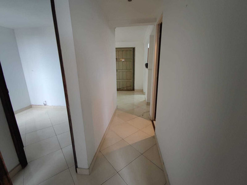 Imagen 9 de 20 de Apartamento En Venta En Medellín La Candelaria