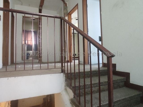 Imagen 3 de 10 de Rf Casa En Venta En Los Palos Grandes Esta Para Remodelar Excelente Oportunidad De Inversion Mls #23-14436 Isabel Fragozo Rent A House