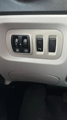 Renault Captur 2.0 Intens Automática