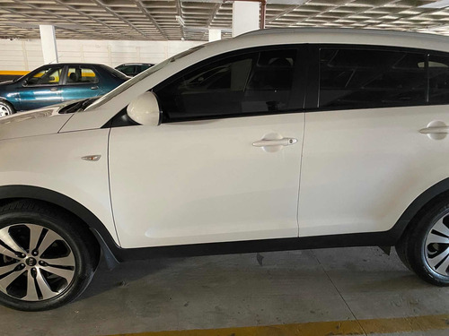 Imagem 4 de 15 de Kia Sportage 2013 2.0 Lx 4x2 Flex Aut. 5p