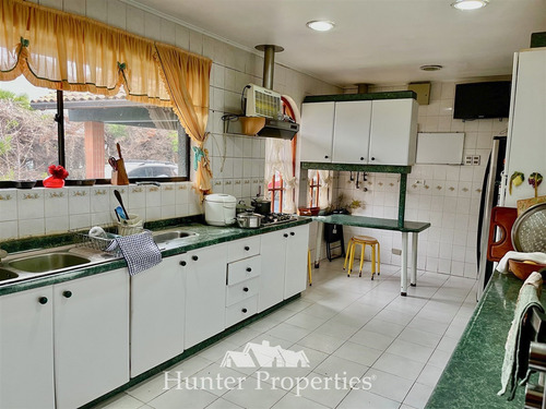 Casa En Venta De 4d3b De 365m2 En Condominio La Reina. Talca