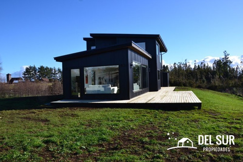Casa Con Gran Vista A Lago Llanquihue
