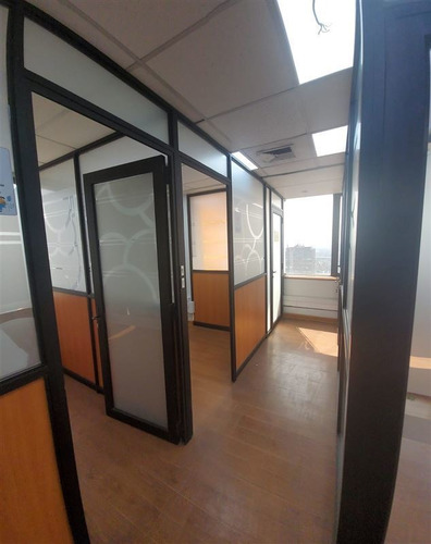 Imagen 8 de 20 de Oficina En Arriendo En Santiago