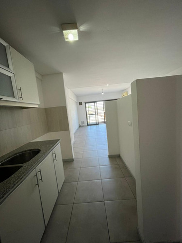 Departamento 4 Ambientes Con Balcón Al Frente, Lavadero Y Cochera - Wilde