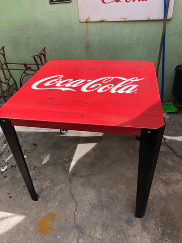 Mesa De Lámina  Coca Cola