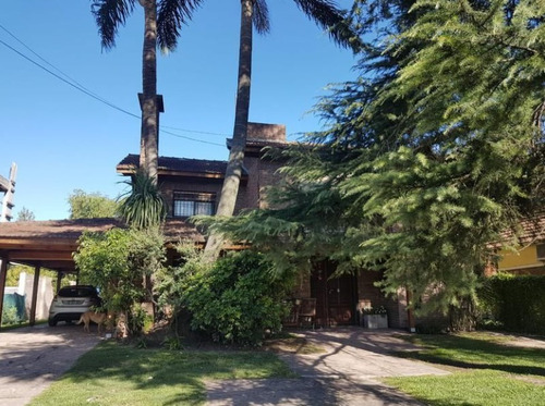 Imagen 1 de 14 de Hermoso Chalet 5 Ambientes Con Pileta En El Trebol