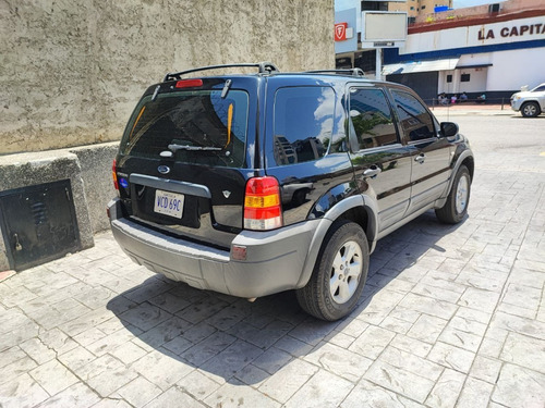 Imagen 6 de 7 de Ford Escape 2006