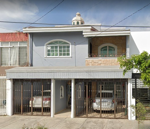 Casa En Venta En Zapopan, Jalisco. A Unos Minutos Del Centro De Guadalajara, Buenos Acabados Y Comodidad. Oe