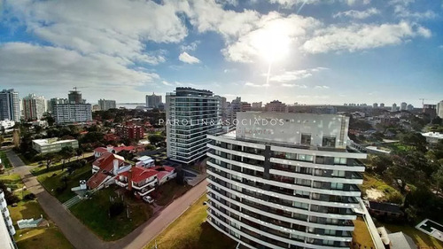 Apartamento En Venta En Icon Brava Tower, Punta Del Este.