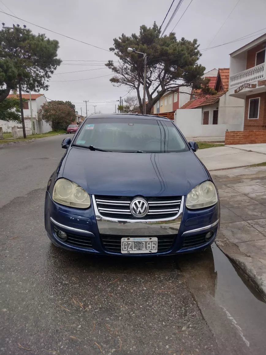 Volkswagen Vento 2.5 Advance 170cv