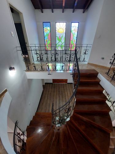 Best House Vende Espectacular Casa En San Antonio De Los Altos Secto El Amarillo