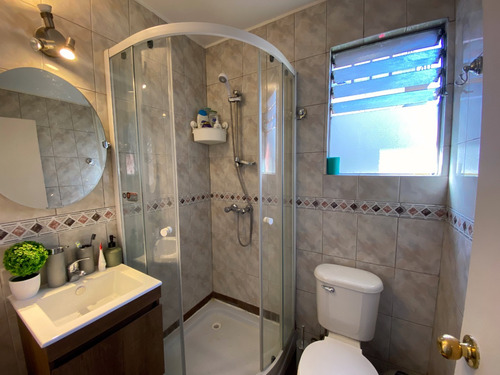 Casa En Ñuñoa De 3 Niveles Con Piscina, Jardín Y Quincho
