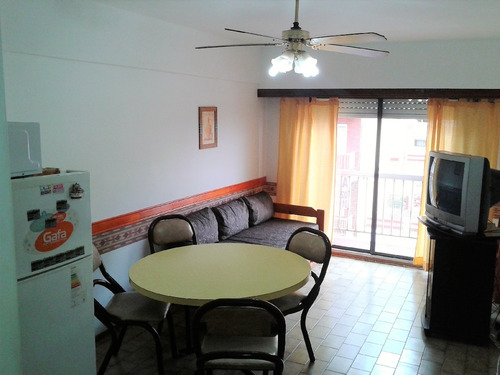 Imagen 3 de 7 de Departamento 2 Amb. A Metros De La Playa, Con Calefacción