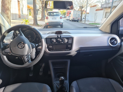 Imagen 8 de 9 de Volkswagen Up! 2018 1.0 High Up! 5 P
