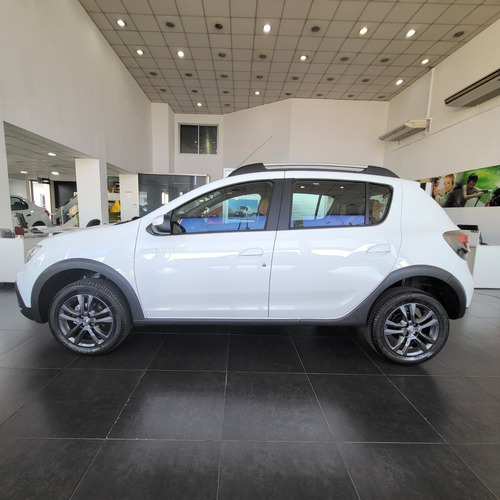 Imagen 9 de 15 de Stepway Intense 1.6 En Stock (ev)