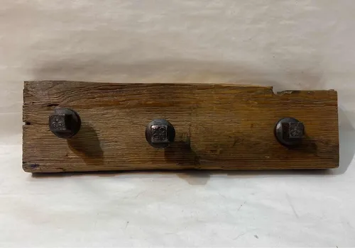 Percheros con tornillos de ferrocarril sale