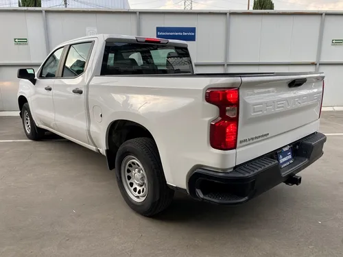 Chevrolet Silverado 5.4 2500 Doble Cabina Ls 4x2 At
