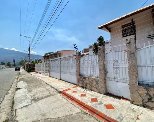 Jv Vende Casa Con Potencial Comercial En La Campiña, Ubicada A Una Cuadra De La Av. Principal