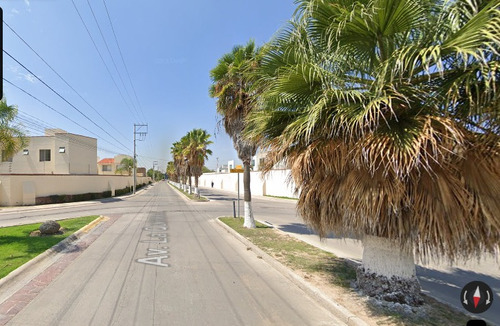 Casa Ubicada En Fraccionamiento Pocitos Aguascalientes. Con 3 Recamaras Y 188m2. Con Acceso Controlado, Áreas Comunes Como Alberca, Área De Juegos Infantiles. Muy Cerca Del Club Campestre Aguascalient