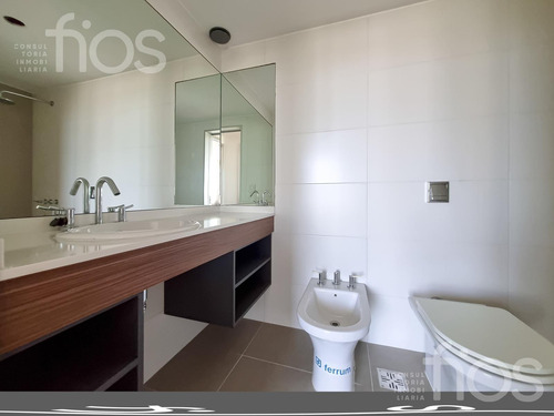 Venta Departamento De Dos Dormitorios Con Balcon, Cochera Y Amenities En Puerto Norte