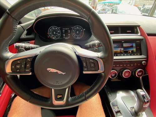 Imagem 4 de 12 de Jaguar E-pace 2.0 16v P250 R-dynamic S Awd
