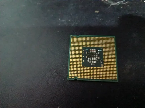 Micro Intel Corel 2 Duo E 400 De 2.40 Ghz 2 M 88/86-q8 A 373 (Usado)