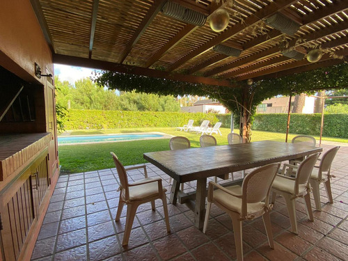 Casa Con Piscina En Alquiler En Barrio Privado  Punta Del Este - La Residence. Zona Colegios