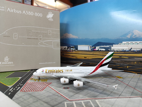 Avión A Escala Emirates  A380 A6-eee  Gallo   Gj 1:400