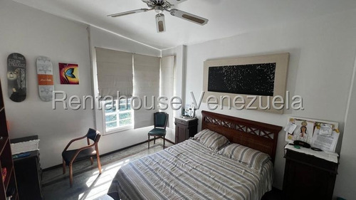 Venta De Amplia Casa En La Unión. Ch.