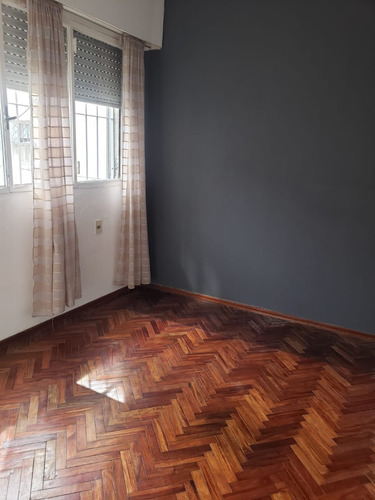 Imagen 10 de 15 de Apartamento 2 Dormitorios Con Azotea Exclusiva, Cordón, Ideal Renta, Muy Luminoso, Pronto Para Entrar.
