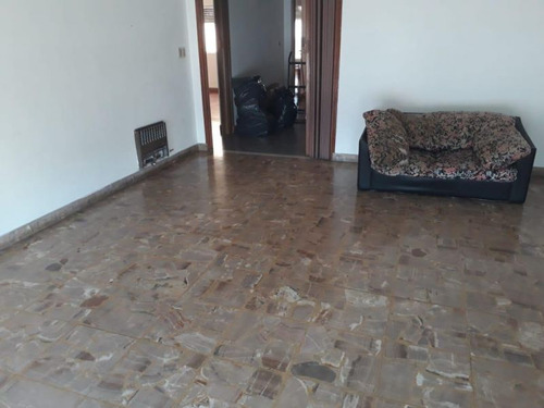 Excelente Galpón Con Vivienda. Rucci 934