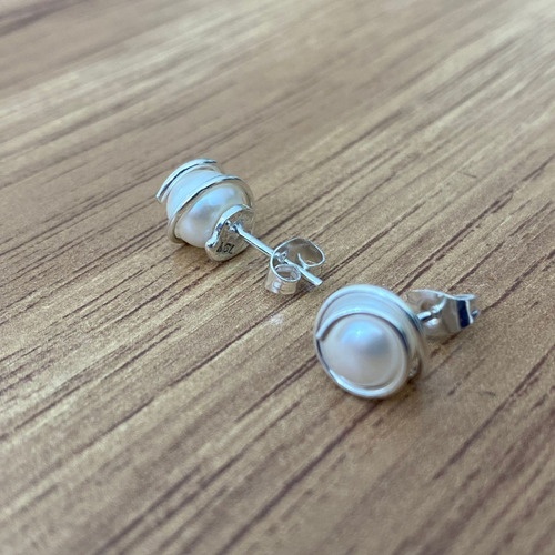 Imagen 5 de 10 de Aretes Broqueles De Perla Natural Y Plata 925 Mujer Agálea