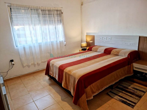 Imagen 8 de 21 de Colonia Del Sacramento- Casa De 2 Dormitorio Con Buen Parque
