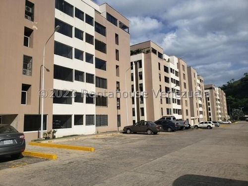 Yilmer Salazar Vende Apartamento En Urbanizacion Terra Santa En Cagua 24-13380 Yjs