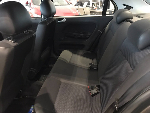 Imagem 8 de 9 de Volkswagen Voyage 1.6 Mi Comfortline 8v Flex 4p Manual