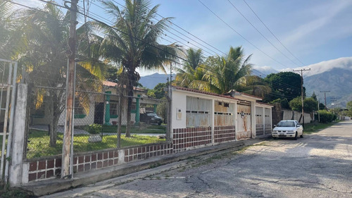 Se Vende Bella Casa De Campo Con Amplio Terreno En La Lopera San Diego