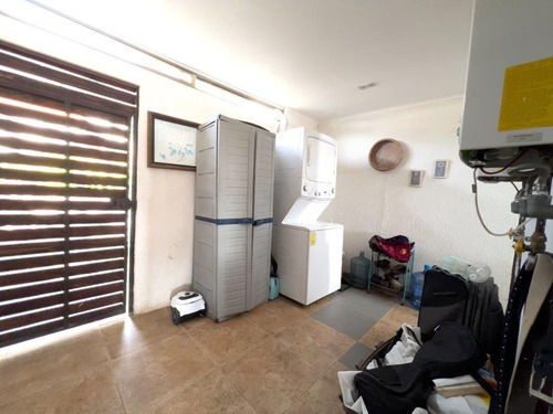 Casa En Venta 3h/2b Con Piscina En Condominio